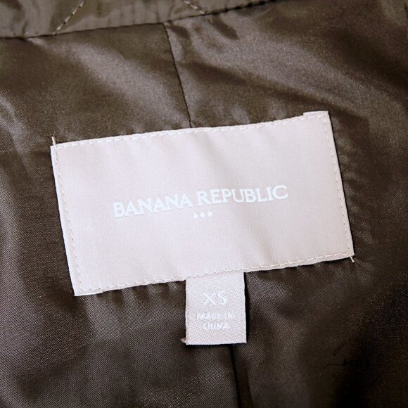 Banana Republic Quilted Puffer Vest - Picture 8 of 10